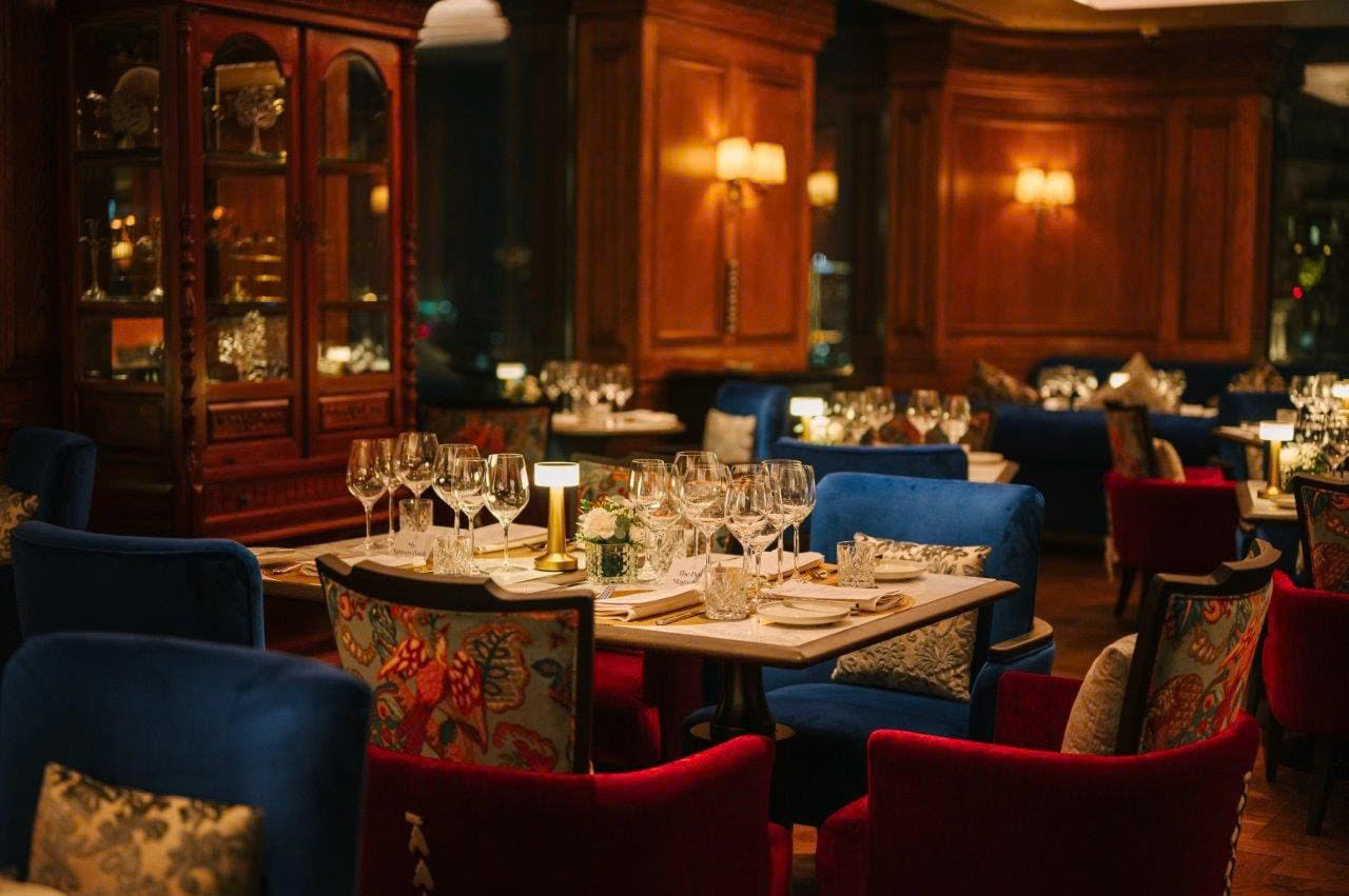 Austin Home Interiors: A Signature of Artistic Elegance in the Culinary Space of The Albion by Kirk Westaway